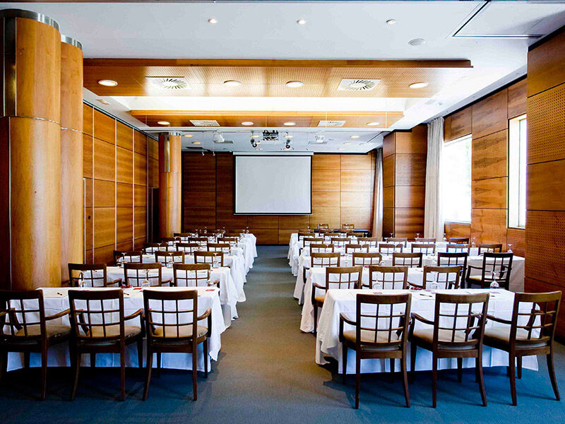 Gran Hotel Lakua Vitoria-Gasteiz Exterior foto The conference room